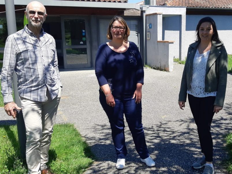 membres du centre d'accueil d'urgence solidaire pour faire face au covid-19